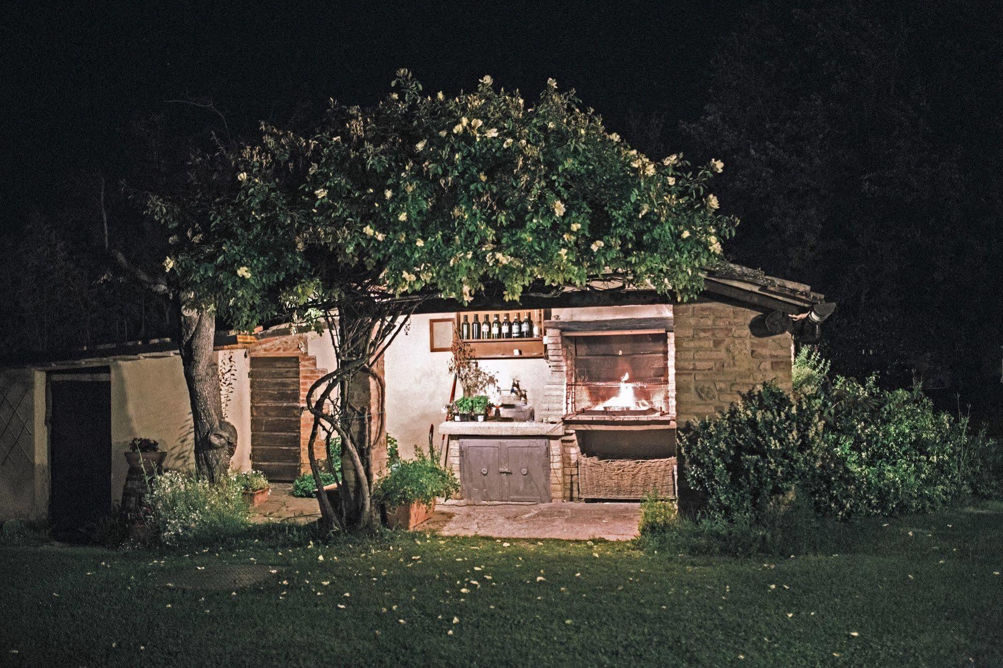 Farmhouse Il Fienile Nottola Esterno foto